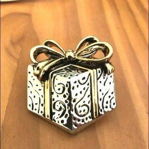 Christmas Present Pendant Pin 1.5" L Holiday New